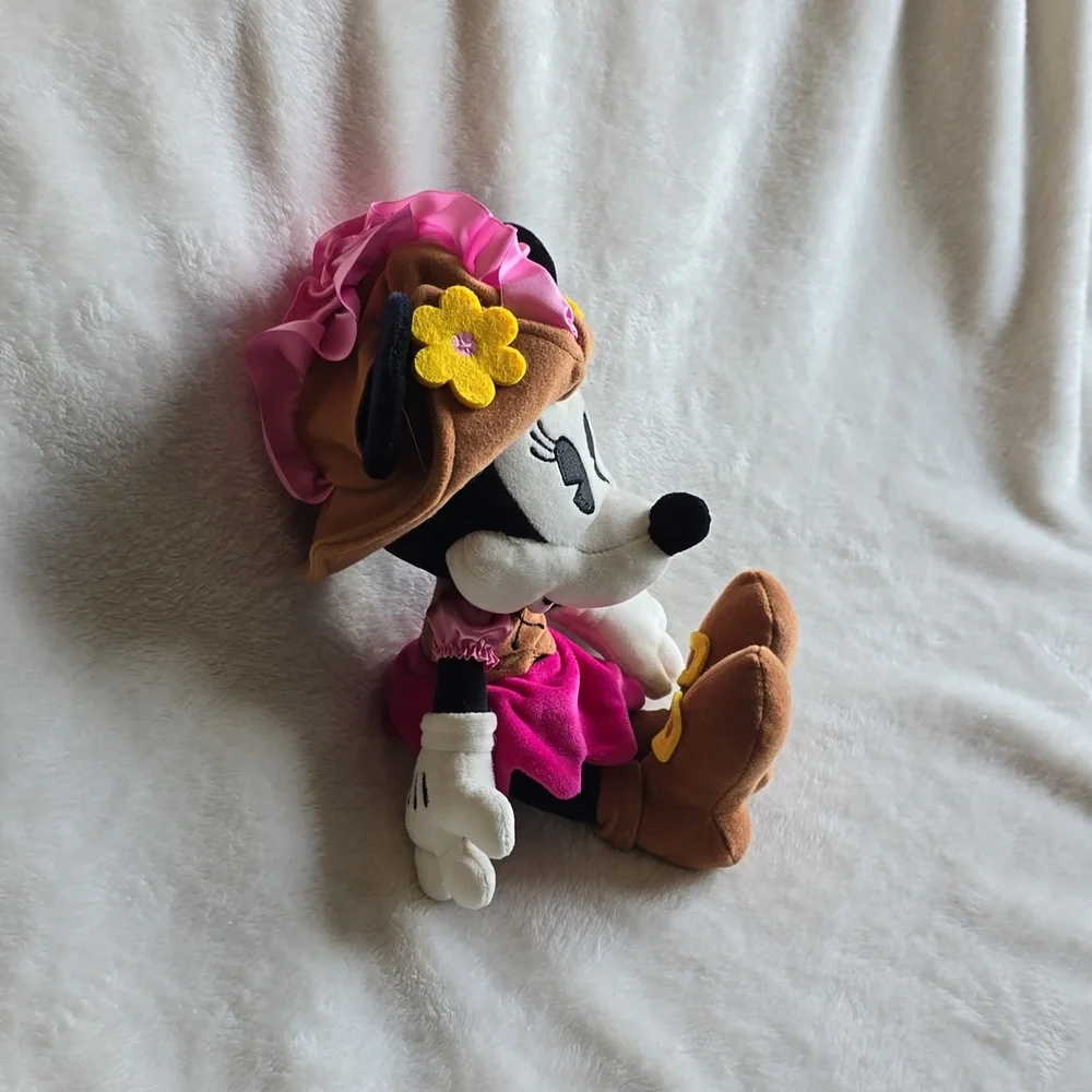 Disney Parks Authentic Pirate Minnie Mouse   Rare‎ Park Plush
